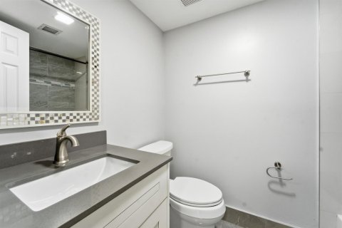 Condo in Coral Springs, Florida, 2 bedrooms № 2175785 - photo 10