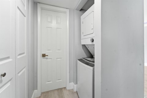 Condo in Coral Springs, Florida, 2 bedrooms № 2175785 - photo 12