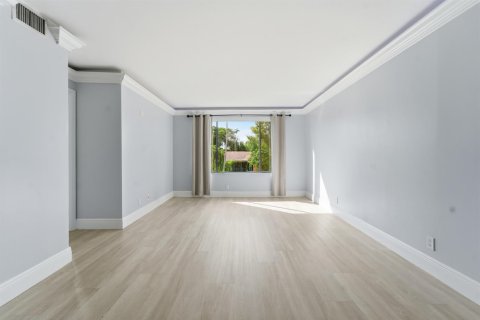 Condo in Coral Springs, Florida, 2 bedrooms № 2175785 - photo 21
