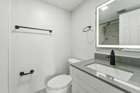 Condo in Coral Springs, Florida, 2 bedrooms № 2175785 - photo 15