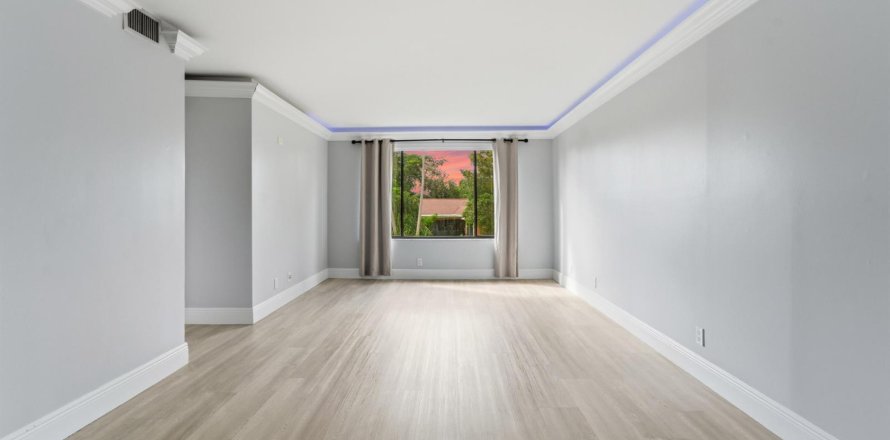 Condo in Coral Springs, Florida, 2 bedrooms № 2175785