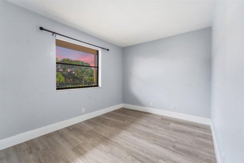 Condo in Coral Springs, Florida, 2 bedrooms № 2175785 - photo 3