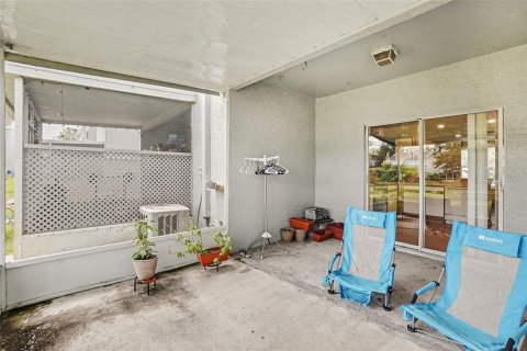 Townhouse in Riverview, Florida 2 bedrooms, 96.15 sq.m. № 2217892 - photo 26