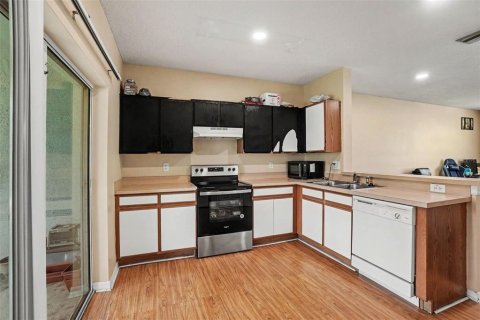 Townhouse in Riverview, Florida 2 bedrooms, 96.15 sq.m. № 2217892 - photo 13