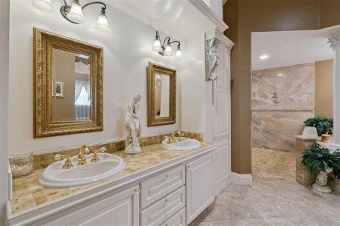 Villa ou maison à vendre à Kissimmee, Floride: 4 chambres, 335.28 m2 № 2115693 - photo 14