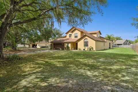 Villa ou maison à vendre à Kissimmee, Floride: 4 chambres, 335.28 m2 № 2115693 - photo 2