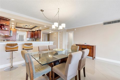 Condo in Pompano Beach, Florida, 3 bedrooms  № 1978431 - photo 15