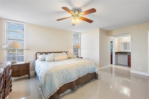 Condo in Pompano Beach, Florida, 3 bedrooms  № 1978431 - photo 24