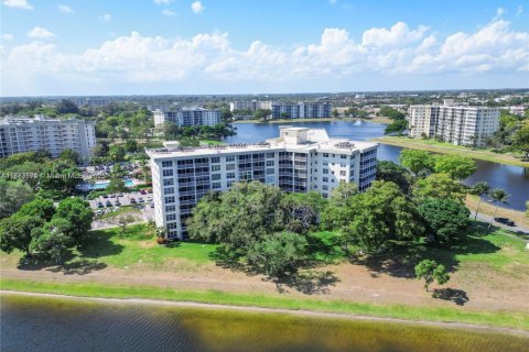 Condo in Pompano Beach, Florida, 3 bedrooms  № 1978431 - photo 6