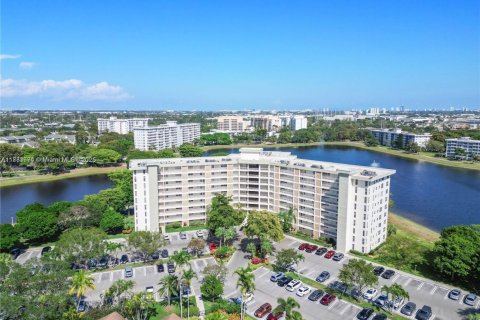 Condo in Pompano Beach, Florida, 3 bedrooms  № 1978431 - photo 3