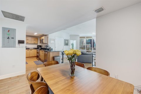 Copropriété à vendre à Miami, Floride: 2 chambres, 99.87 m2 № 1867247 - photo 6