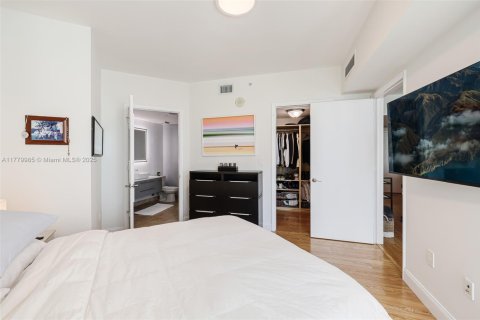 Copropriété à vendre à Miami, Floride: 2 chambres, 99.87 m2 № 1867247 - photo 12