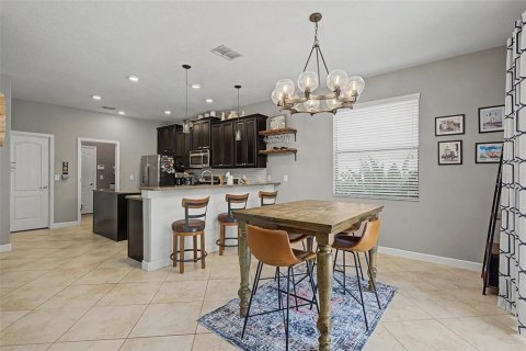 House in Land O' Lakes, Florida 5 bedrooms, 274.25 sq.m. № 2204036 - photo 23