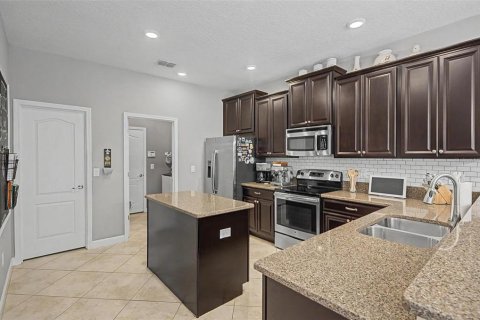 House in Land O' Lakes, Florida 5 bedrooms, 274.25 sq.m. № 2204036 - photo 25