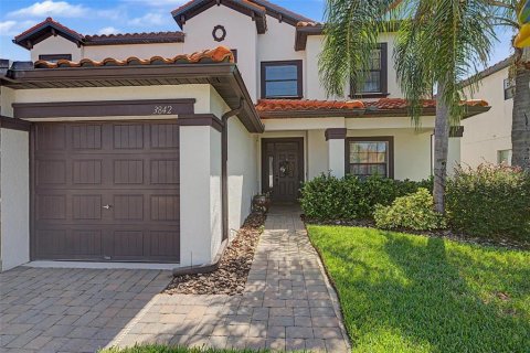 House in Land O' Lakes, Florida 5 bedrooms, 274.25 sq.m. № 2204036 - photo 3