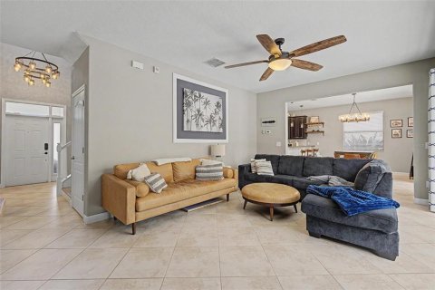 House in Land O' Lakes, Florida 5 bedrooms, 274.25 sq.m. № 2204036 - photo 15