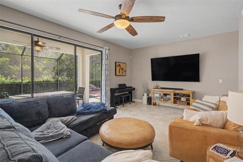 House in Land O' Lakes, Florida 5 bedrooms, 274.25 sq.m. № 2204036 - photo 16