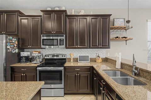 House in Land O' Lakes, Florida 5 bedrooms, 274.25 sq.m. № 2204036 - photo 27