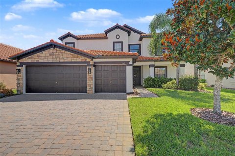 House in Land O' Lakes, Florida 5 bedrooms, 274.25 sq.m. № 2204036