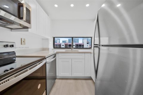 Condo in Sunny Isles Beach, Florida, 1 bedroom  № 1979480 - photo 5