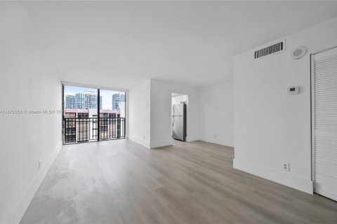 Condo in Sunny Isles Beach, Florida, 1 bedroom  № 1979480 - photo 3