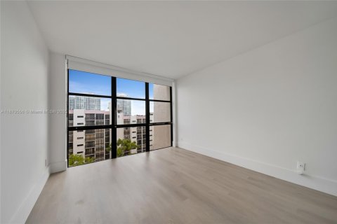 Condo in Sunny Isles Beach, Florida, 1 bedroom  № 1979480 - photo 8