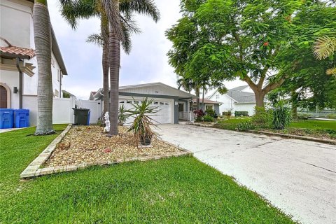 Casa en venta en Tampa, Florida, 3 dormitorios, 216.65 m2 № 1911238 - foto 3