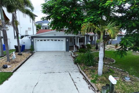 Casa en venta en Tampa, Florida, 3 dormitorios, 216.65 m2 № 1911238 - foto 2