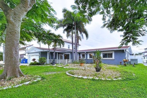 Casa en venta en Tampa, Florida, 3 dormitorios, 216.65 m2 № 1911238 - foto 4
