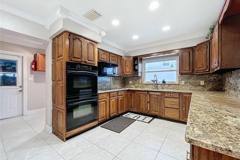 Casa en venta en Tampa, Florida, 3 dormitorios, 216.65 m2 № 1911238 - foto 24