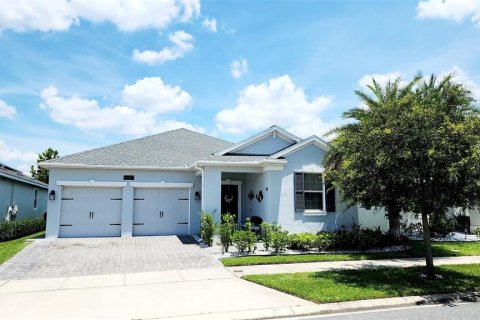 House in STOREY LAKE in Kissimmee, Florida 4 bedrooms, 201.23 sq.m. № 1589879 - photo 1