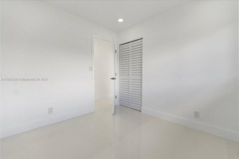 House in Oakland Park, Florida 3 bedrooms, 106.28 sq.m. № 1865459 - photo 26