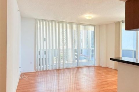 Condo in Miami, Florida, 3 bedrooms № 2262124 - photo 6