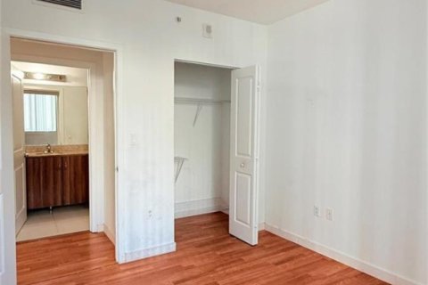 Condo in Miami, Florida, 3 bedrooms № 2262124 - photo 21