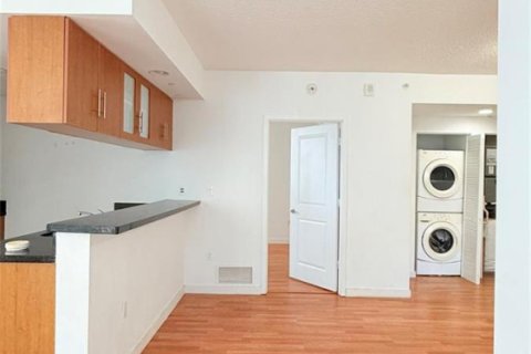 Condo in Miami, Florida, 3 bedrooms № 2262124 - photo 5