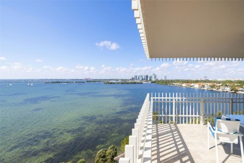 Condo à Miami, Floride, 3 chambres  № 2009958