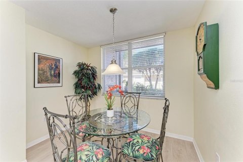 Condo in Sarasota, Florida, 2 bedrooms № 2099244 - photo 19
