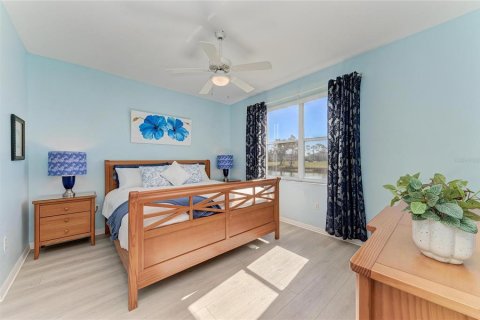 Condo in Sarasota, Florida, 2 bedrooms № 2099244 - photo 23