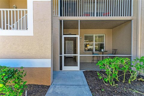 Condo in Sarasota, Florida, 2 bedrooms № 2099244 - photo 2
