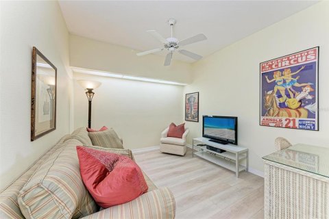Condo in Sarasota, Florida, 2 bedrooms № 2099244 - photo 20