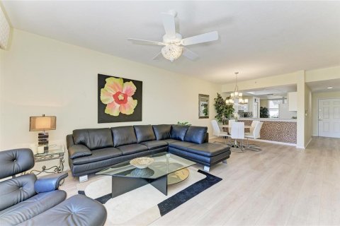 Condo in Sarasota, Florida, 2 bedrooms № 2099244 - photo 11