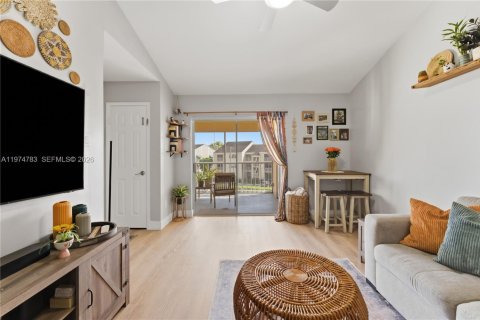 Condominio en venta en Miami, Florida, 1 dormitorio, 64.38 m2 № 2036101 - foto 9