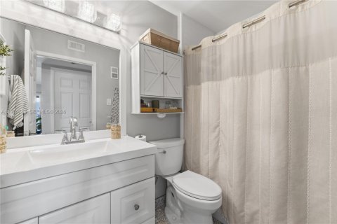 Condominio en venta en Miami, Florida, 1 dormitorio, 64.38 m2 № 2036101 - foto 17