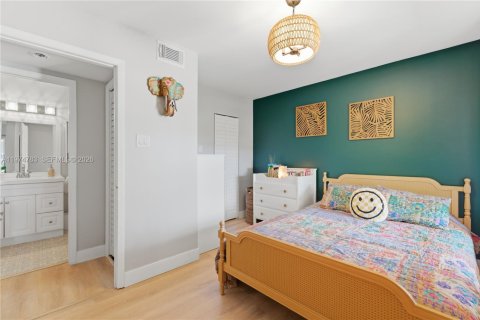 Condominio en venta en Miami, Florida, 1 dormitorio, 64.38 m2 № 2036101 - foto 16