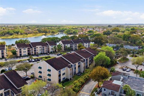 Condominio en venta en Miami, Florida, 1 dormitorio, 64.38 m2 № 2036101 - foto 26