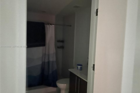 Condominio en alquiler en Doral, Florida, 3 dormitorios, 140.65 m2 № 2011770 - foto 10