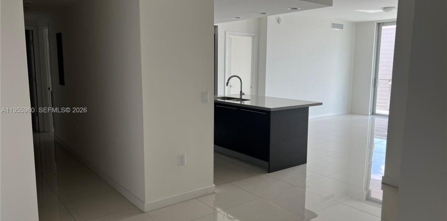 Condominio en Doral, Florida, 3 dormitorios  № 2011770