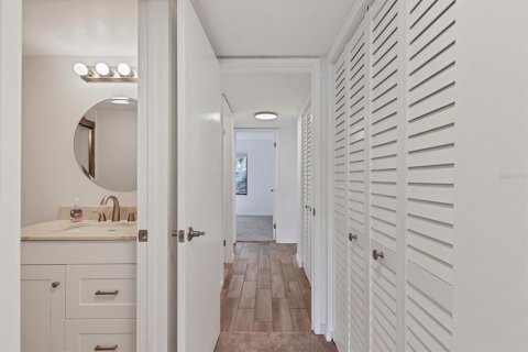 Купить кондоминиум в Сарасота, Флорида 6 комнат, 130.53м2, № 1679201 - фото 19