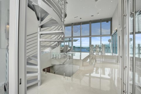 Casa en venta en Fort Lauderdale, Florida, 3 dormitorios, 304.53 m2 № 2268276 - foto 9