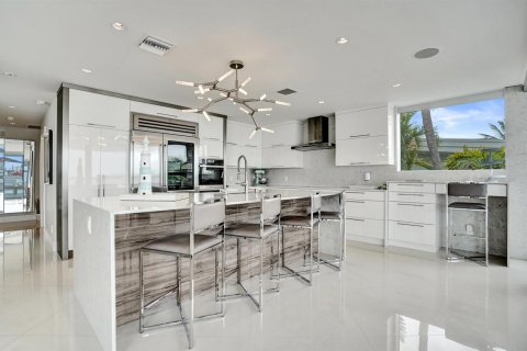 Casa en venta en Fort Lauderdale, Florida, 3 dormitorios, 304.53 m2 № 2268276 - foto 18